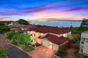 Waterfront Entire Luxury House with Bay View and Pool